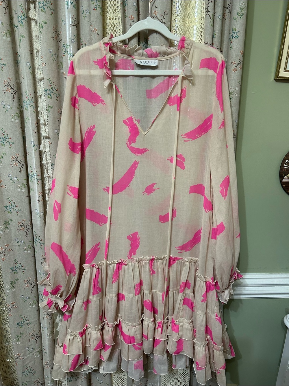 KLEID Iiona Dress Large Abstract Pink Brushstroke Ruffle Mini Dress